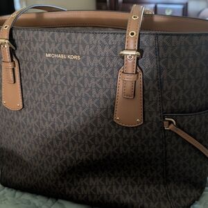 Michael Kors Voyager Signature Logo Colorblock Tote Bag like new